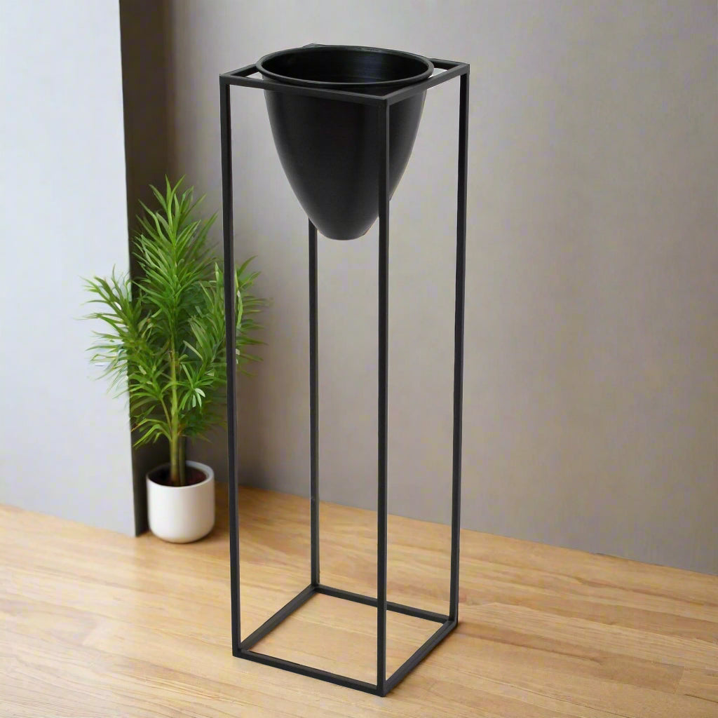 Planter on stand